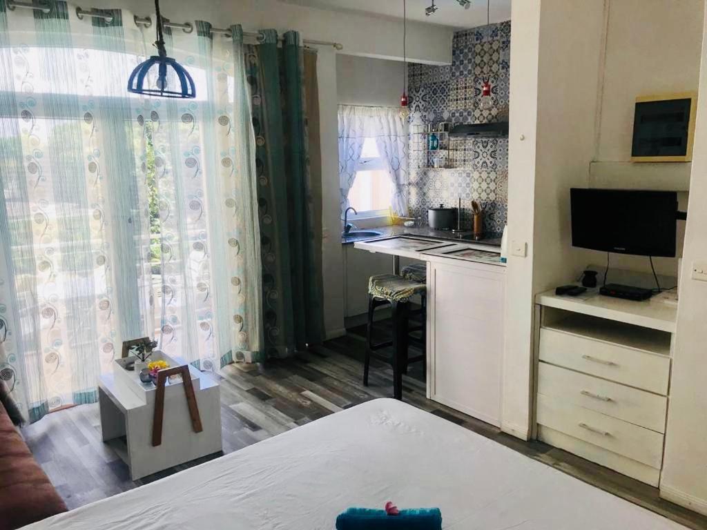 Studio- Grand Bay- 30 Meters From The Beach Exterior photo