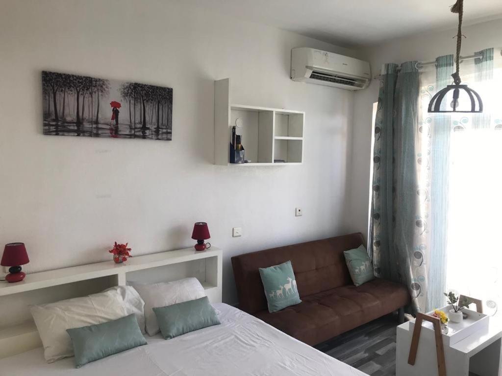 Studio- Grand Bay- 30 Meters From The Beach Exterior photo